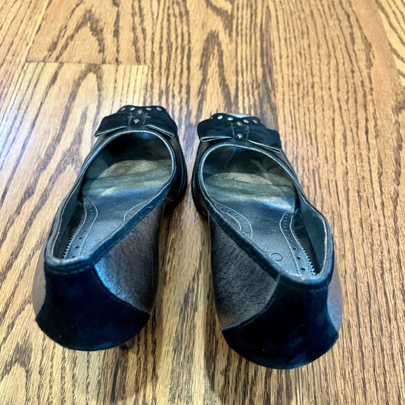 Franco Sarto Black and Silver Open-Toe Pumps size 7.5. 3.25 Inch Heels - Picture 2 of 6